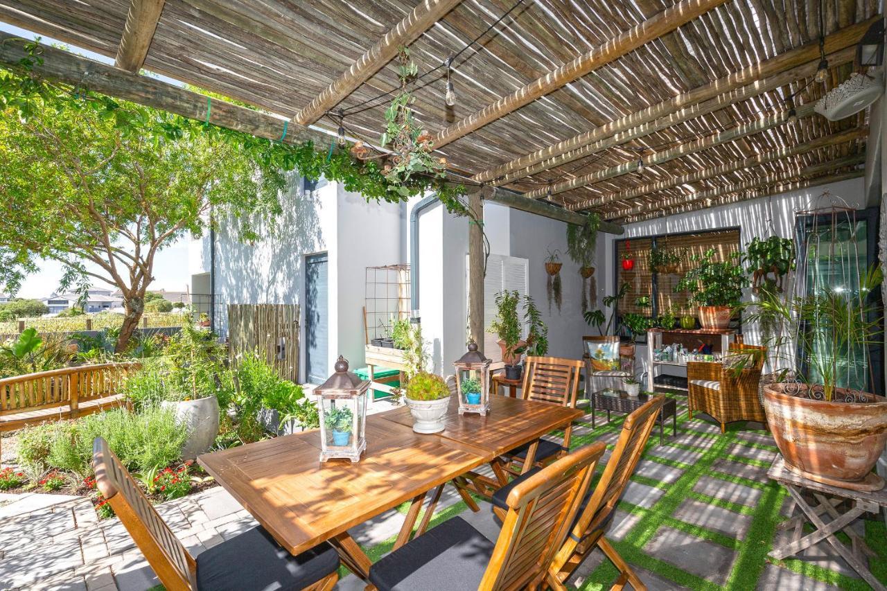 Le Mahi Guest House Langebaan Kültér fotó