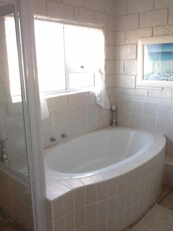 Le Mahi Guest House Langebaan Kültér fotó